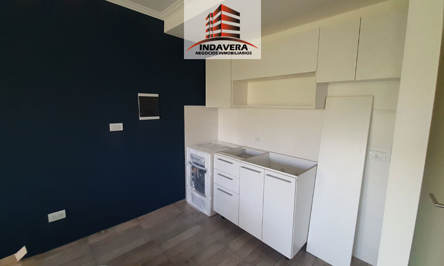 OPORTUNIDAD 2 AMBIENTES CON COCHERA – 45 m2 Totales. CASEROS CENTRO image 2