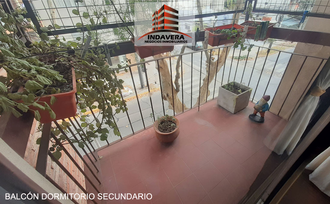 Excelente Depto de 3 Amb con Dependencia 76 m² Tot, 2 Balcones y Cochera (14m2). Caseros Centro image 4